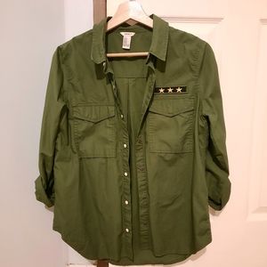 Forever 21 green button down shirt💚